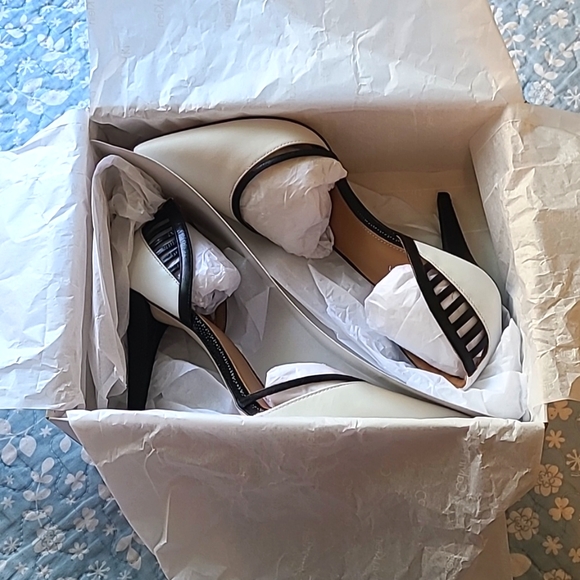 Calvin Klein Gilia Kid Skin D'orsay Pumps - Picture 8 of 9